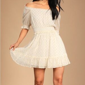 🆕 💛 NWT Lulu’s Off-Shoulder Cream Dress with Gold Accents